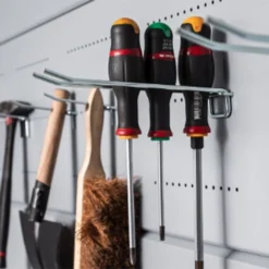 Plaque Perforée Avec Crochets Pour Abri De Jardin Luminato - 5,6 M²